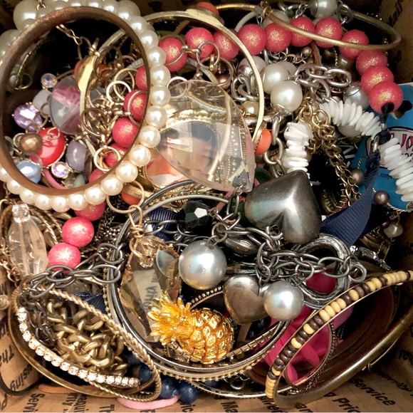 5 lb Jewelry Lot Craft Upcycle Mystery Box Harvest Repurpose Mixed Bulk Grab Bag - Picture 7 of 13